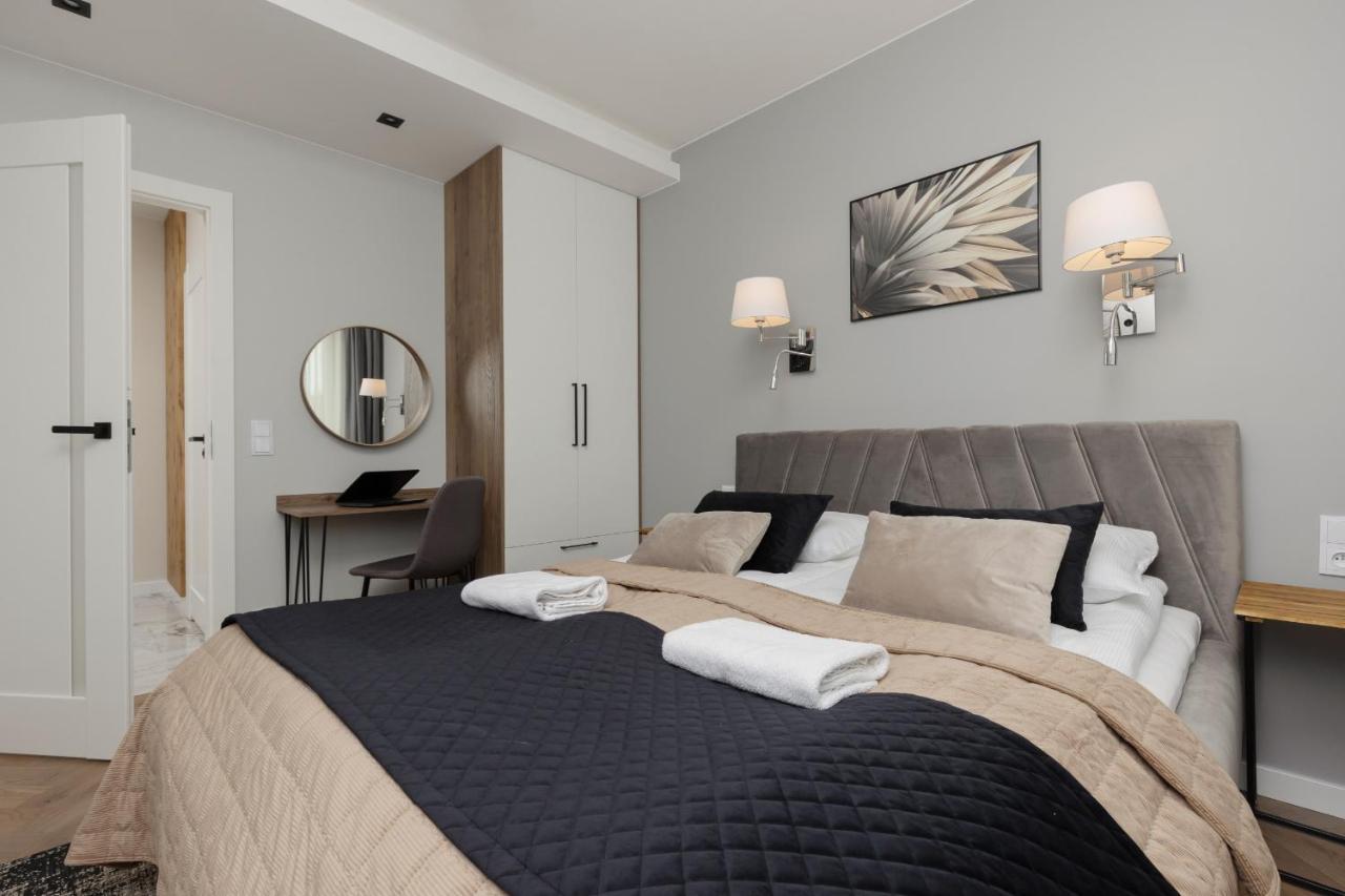 Apartment Stunning Family Ursynow With Parking & Balcony By Renters Warschau