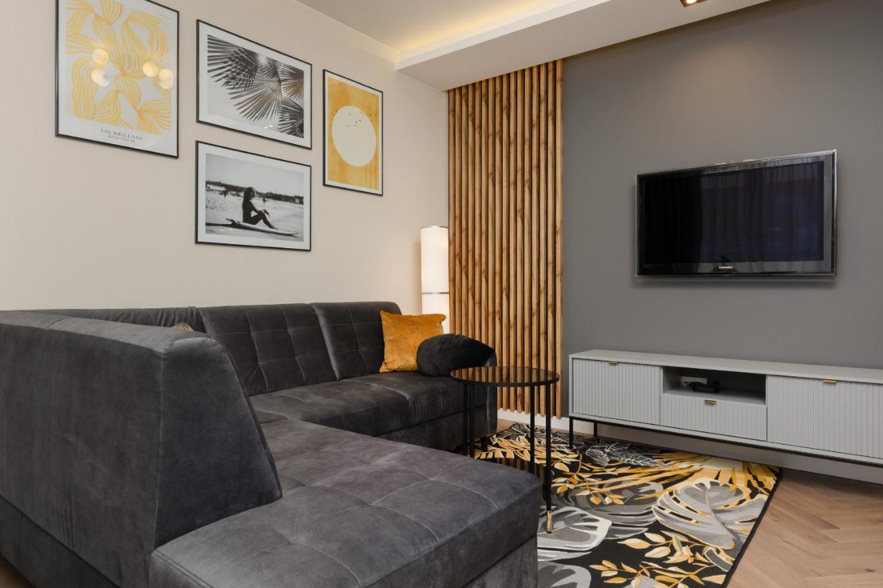 Stunning Family Ursynow With Parking & Balcony By Renters Warsaw